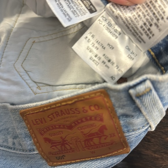 Levi shorts 29 - Picture 3 of 3